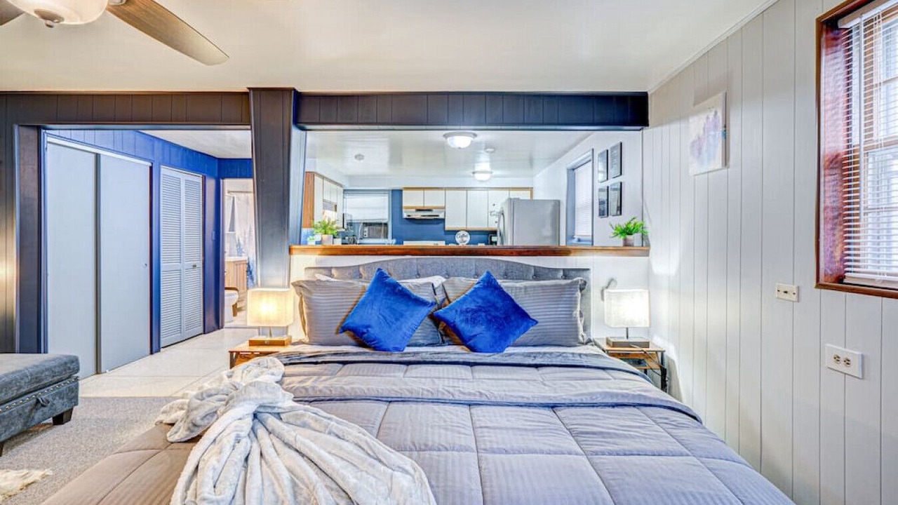 Photo of Bedroom in Elmwood Park