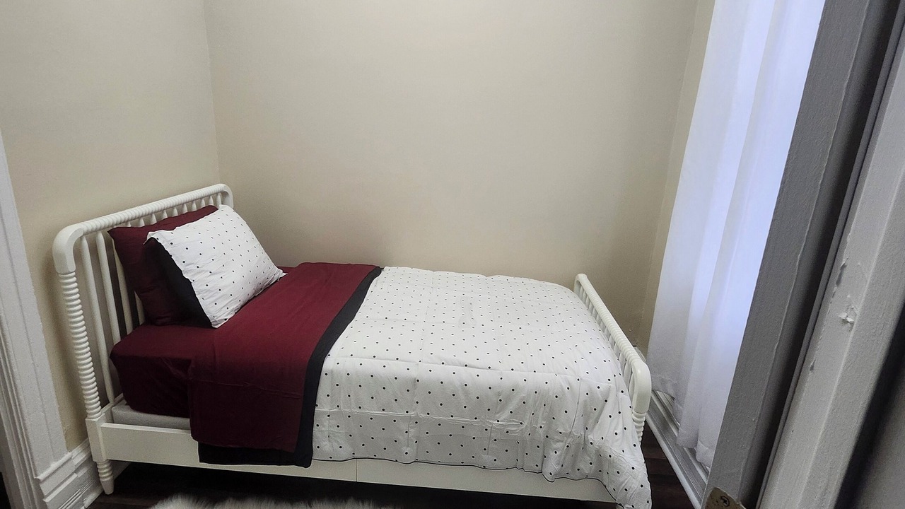 Photo of Bedroom in Greater Grand Crossing