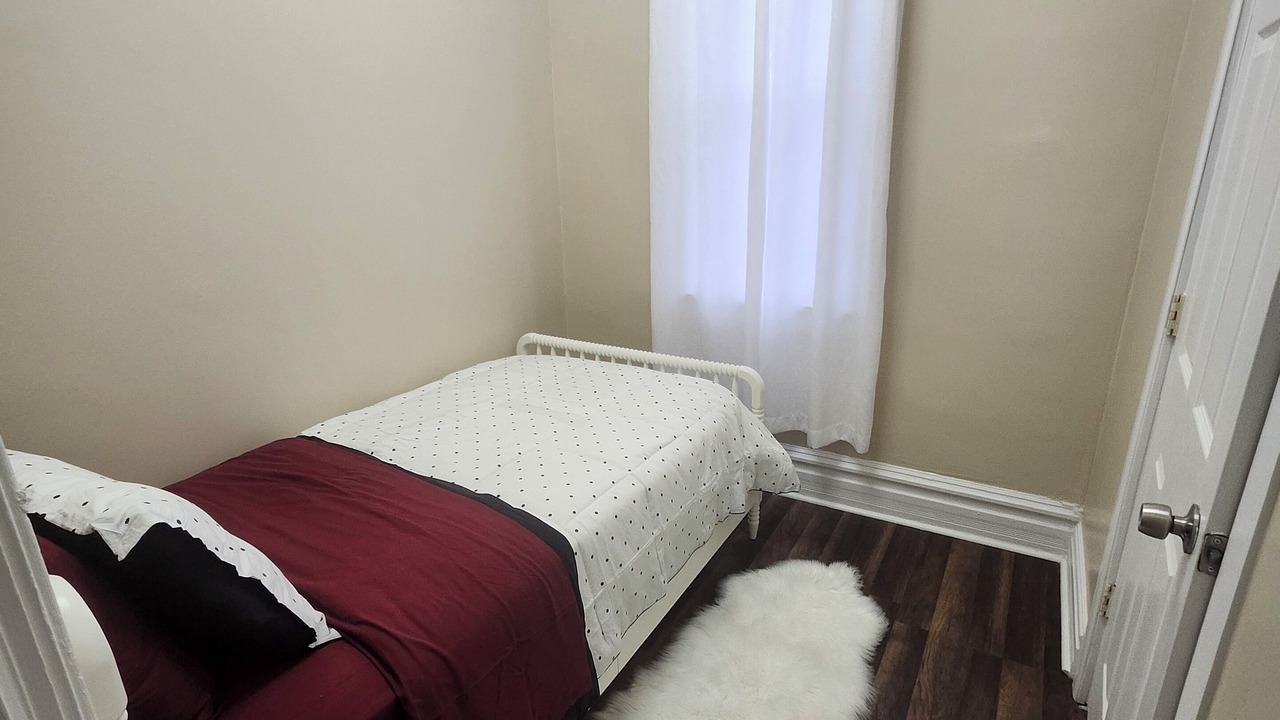 Photo of Bedroom in Greater Grand Crossing