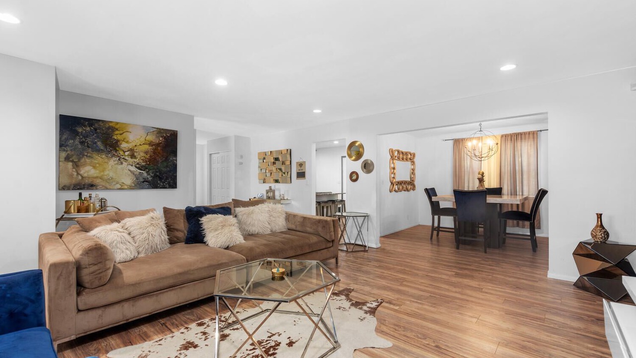 Photo of Livingroom in Belleville