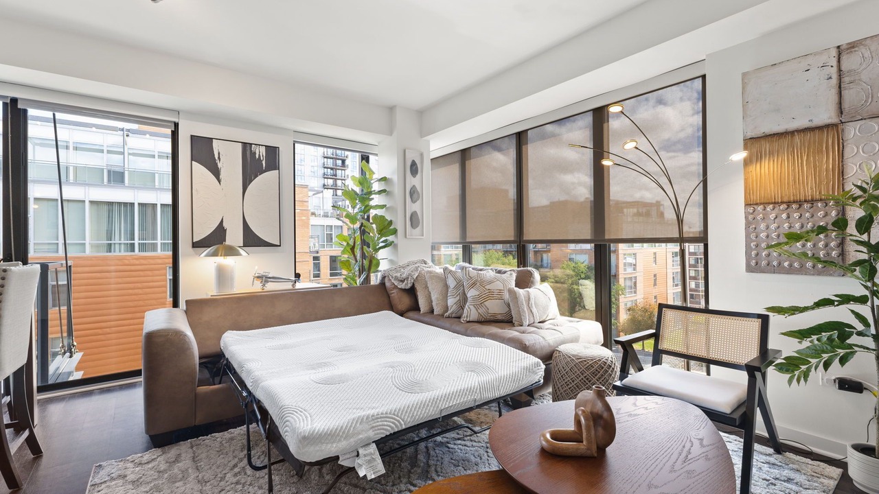 Photo of Livingroom in Evanston