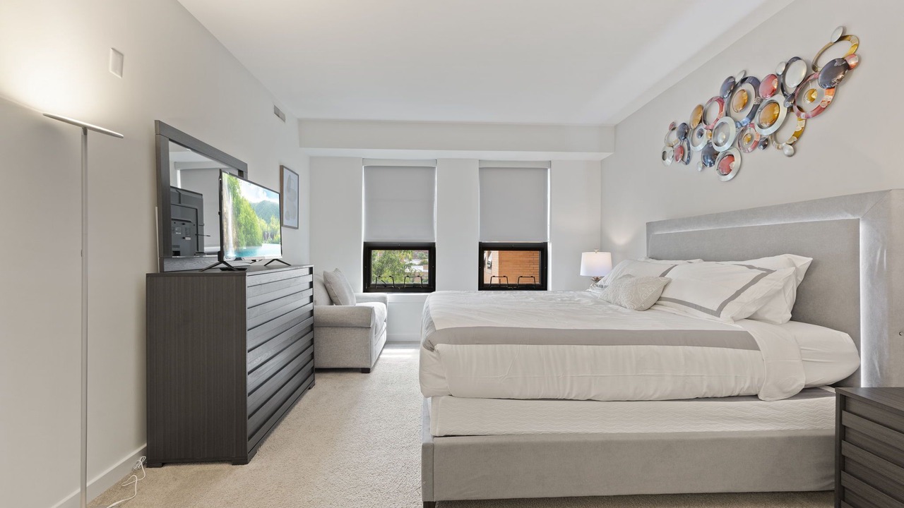 Photo of Bedroom in Evanston