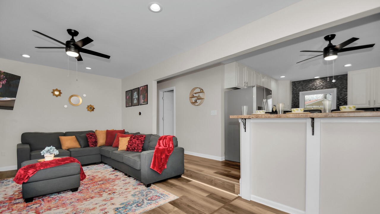 Photo of Bedroom in Lake Villa