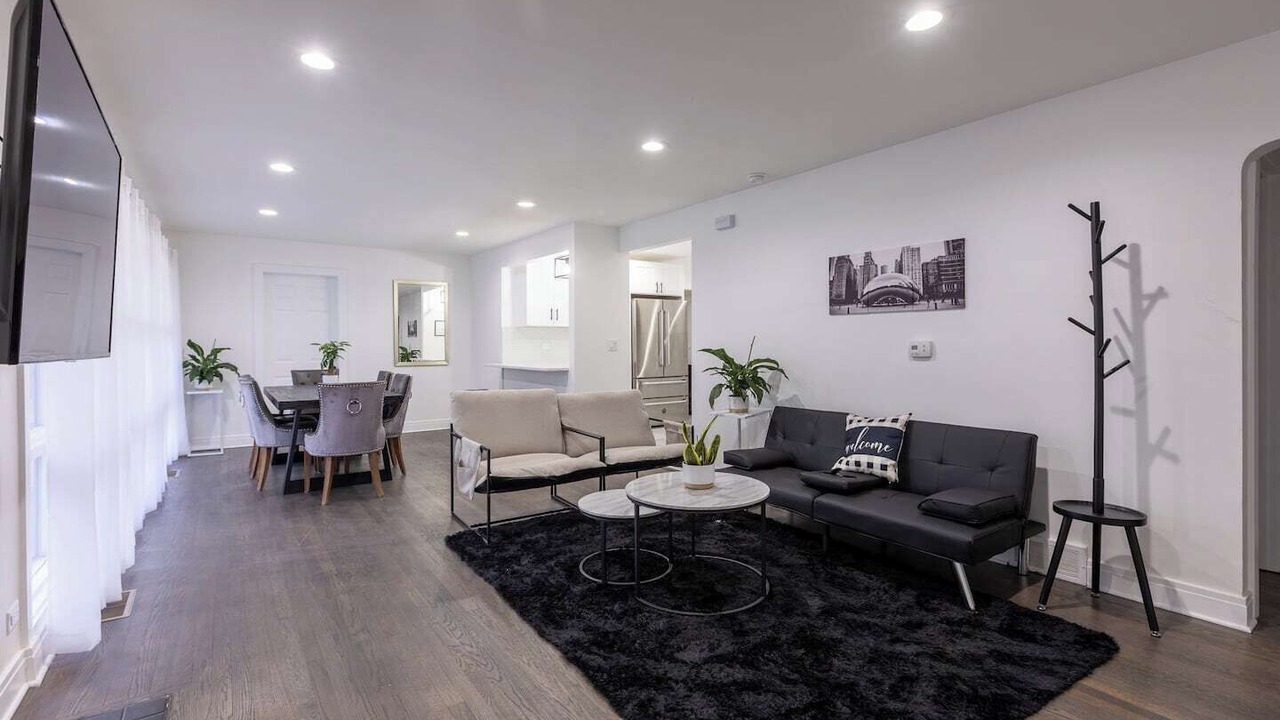 Photo of Livingroom in Skokie