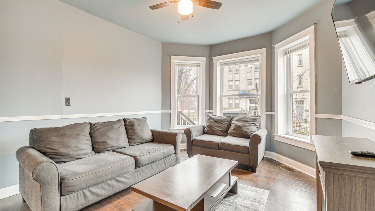 Photo of Livingroom in Greater Grand Crossing