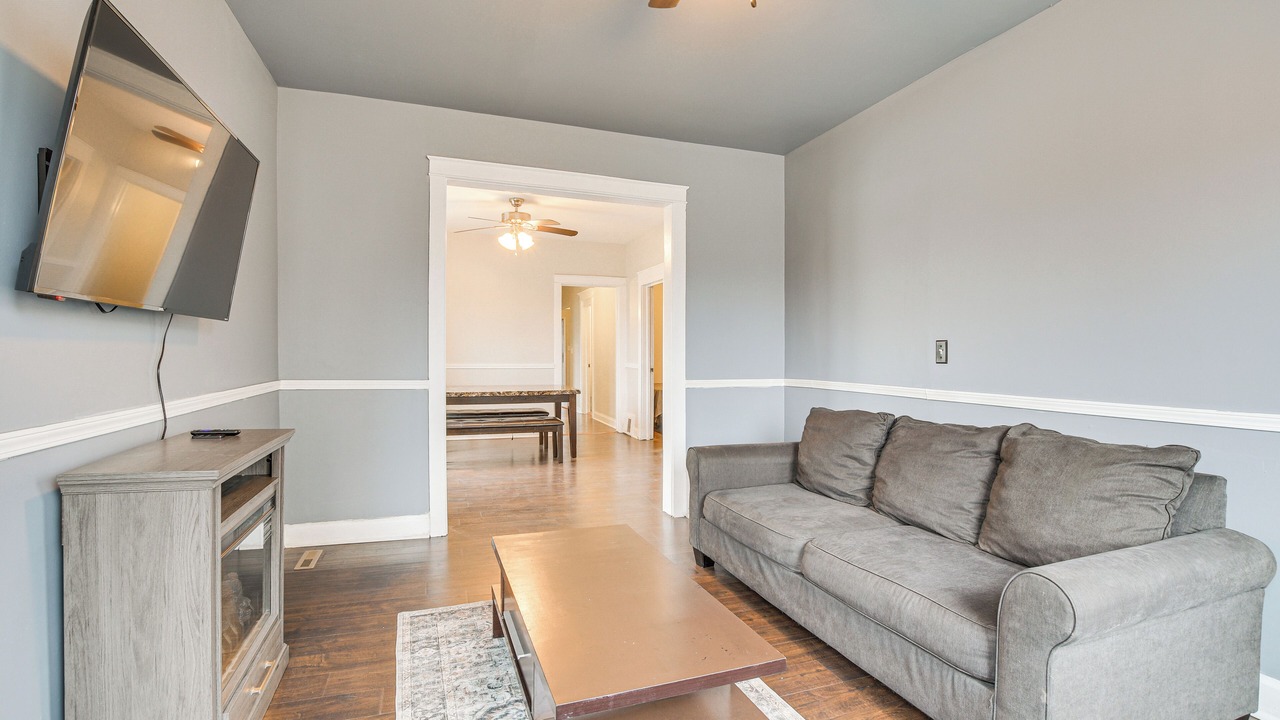 Photo of Livingroom in Greater Grand Crossing