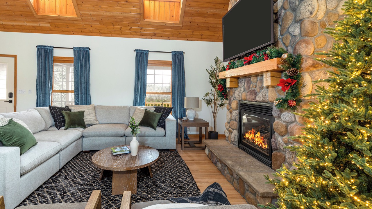 Photo of Livingroom in The Galena Territory