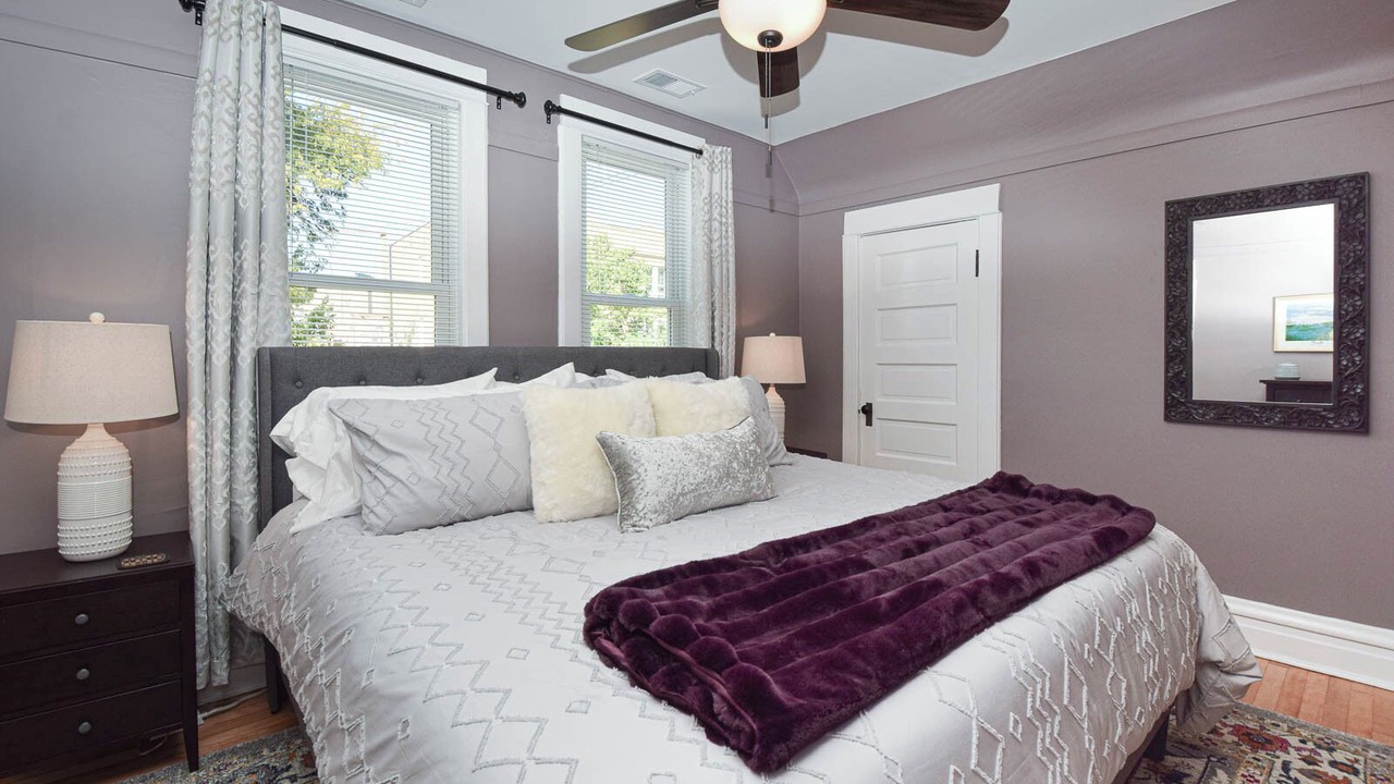 Photo of Bedroom in Andersonville