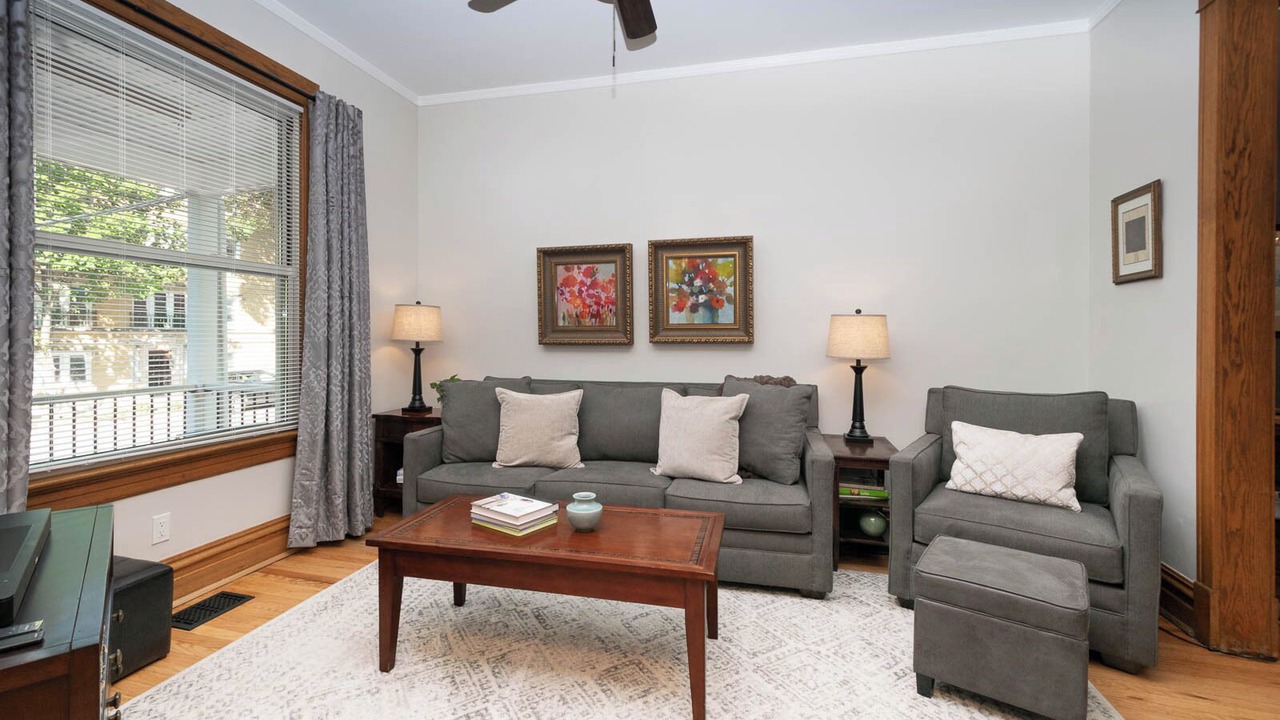 Photo of Livingroom in Andersonville