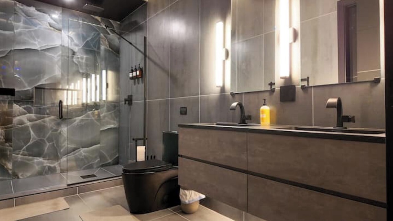 Photo of Bathroom in Downtown Chicago