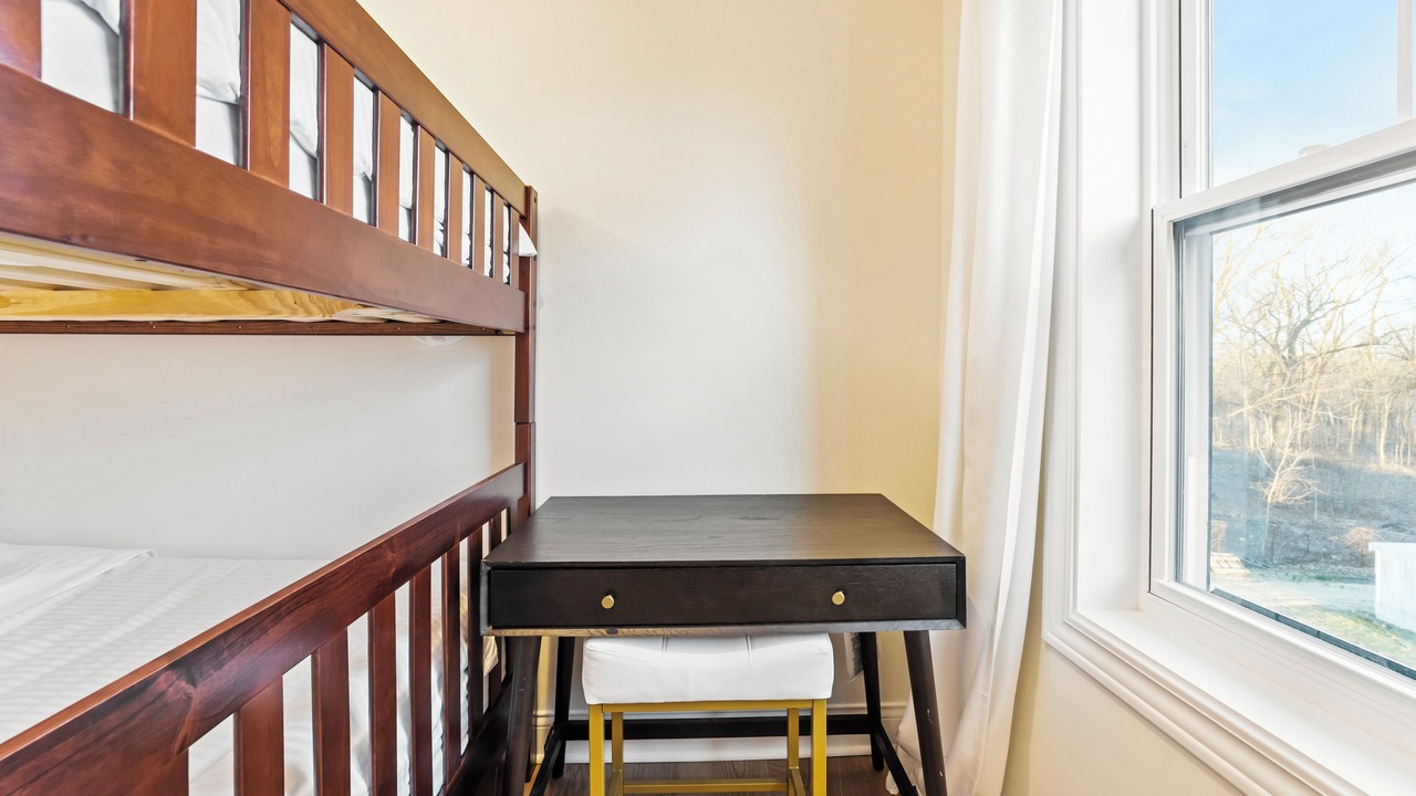 Photo of Bedroom in Glen Ellyn