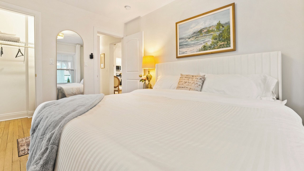 Photo of Bedroom in Glen Ellyn