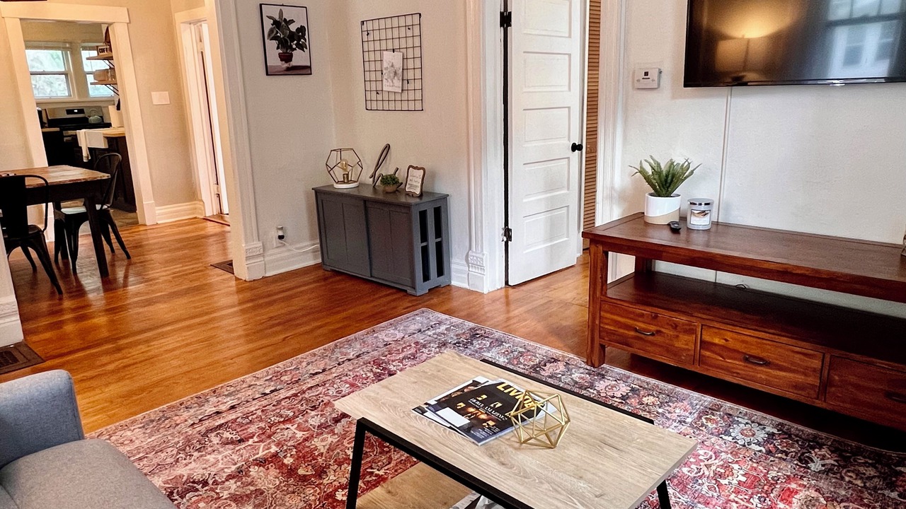 Photo of Livingroom in Champaign
