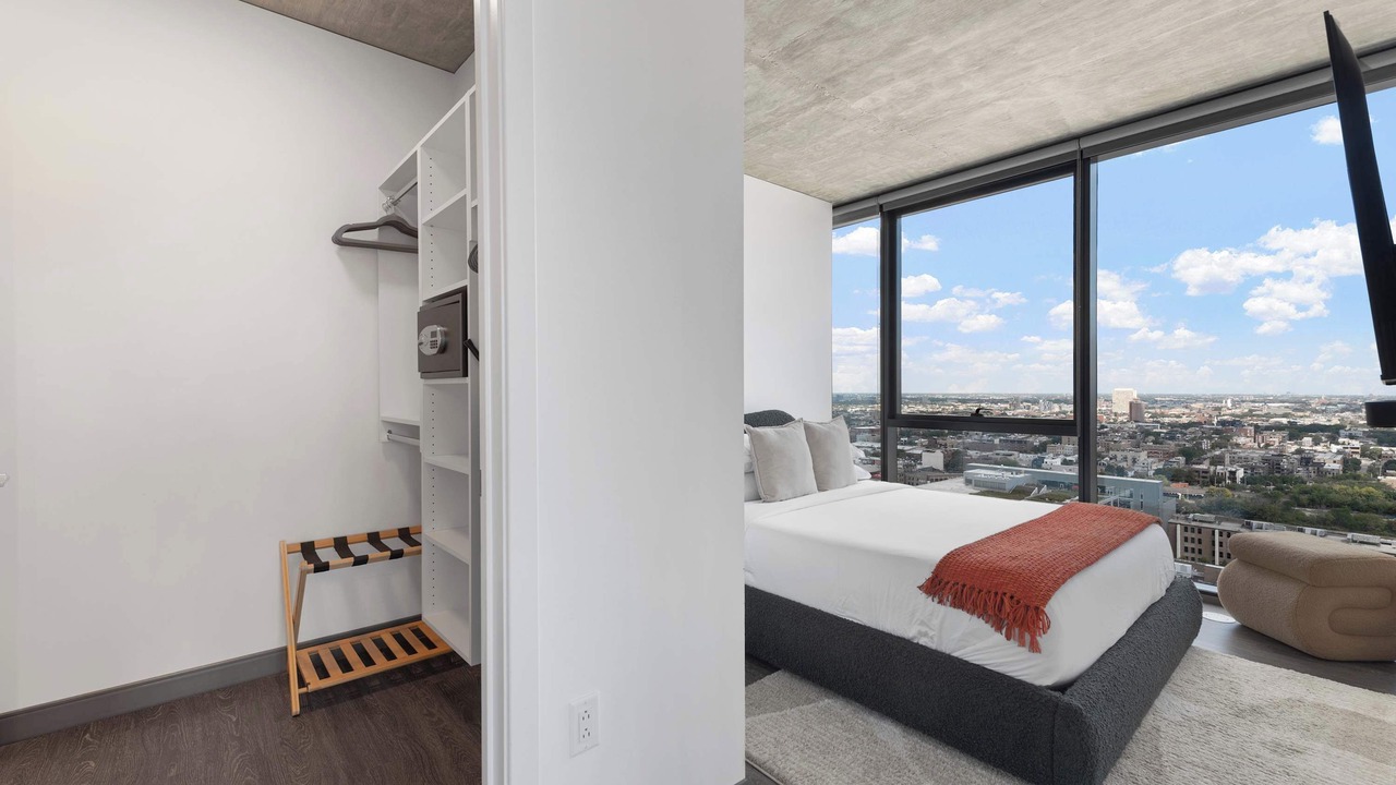 Photo of Bedroom in Near West Side
