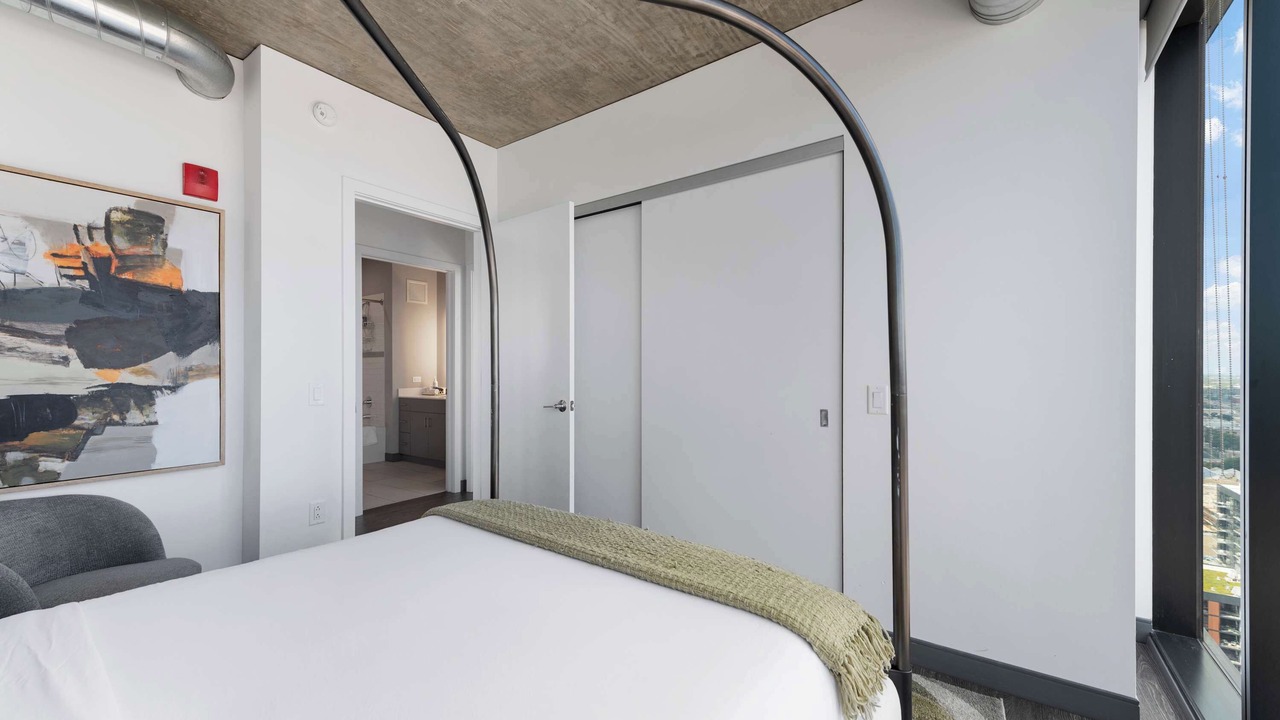 Photo of Bedroom in Near West Side