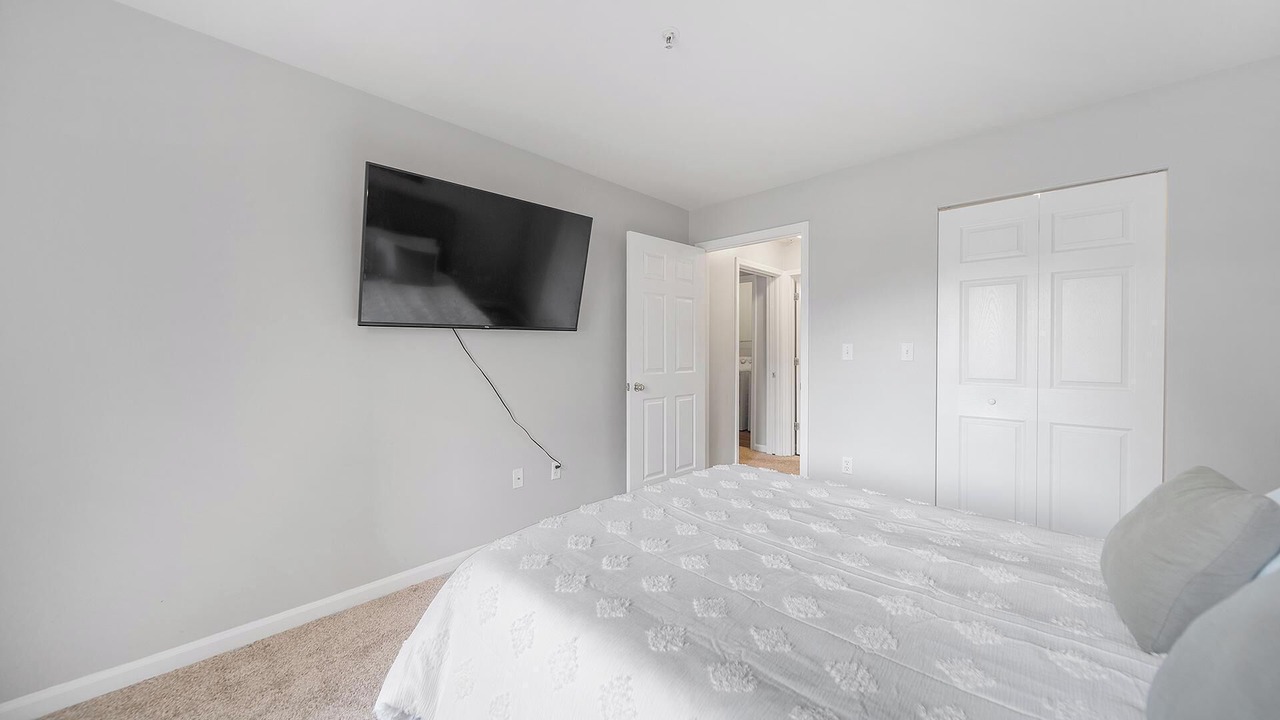Photo of Bedroom in West Dundee