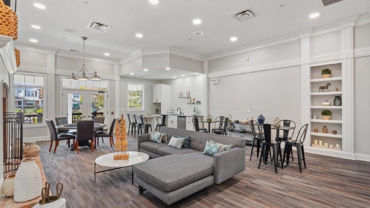 Photo of Livingroom in West Dundee
