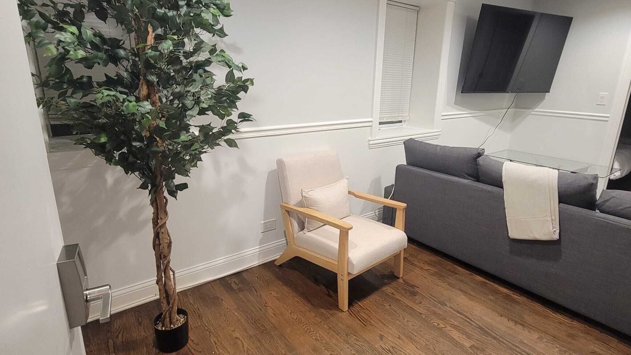 Photo of Livingroom in Pulaski Park