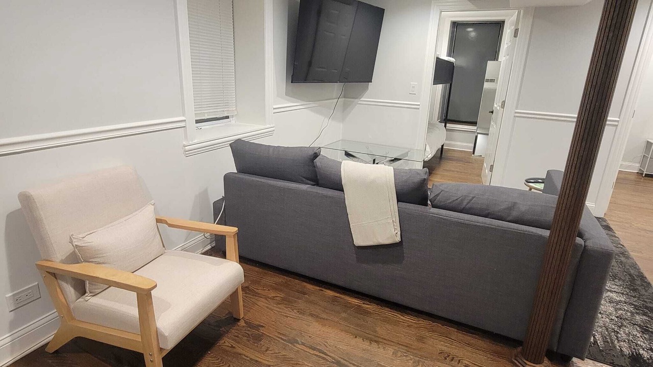 Photo of Livingroom in Pulaski Park