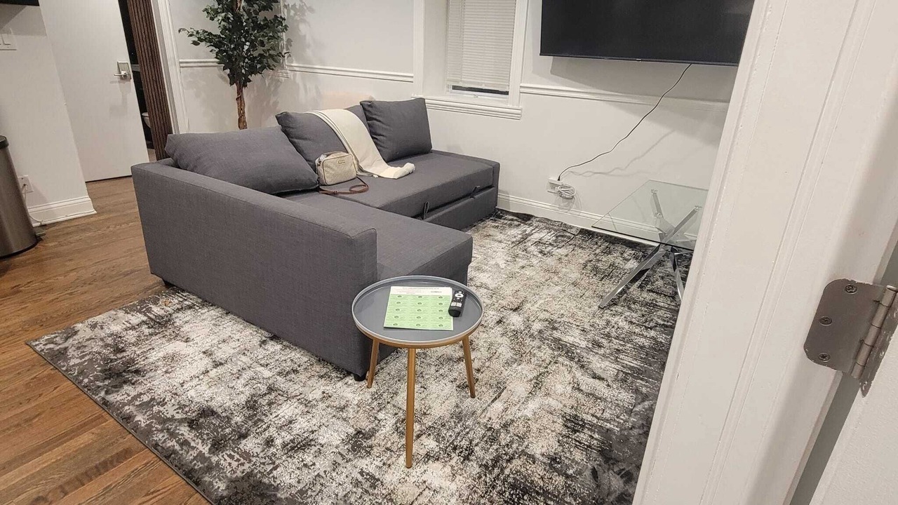 Photo of Livingroom in Pulaski Park