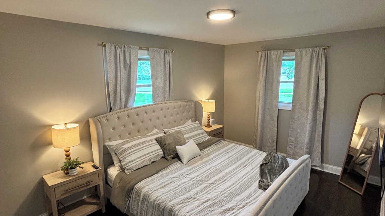 Photo of Bedroom in Burbank