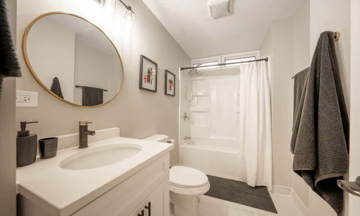 Photo of Bathroom in Streamwood