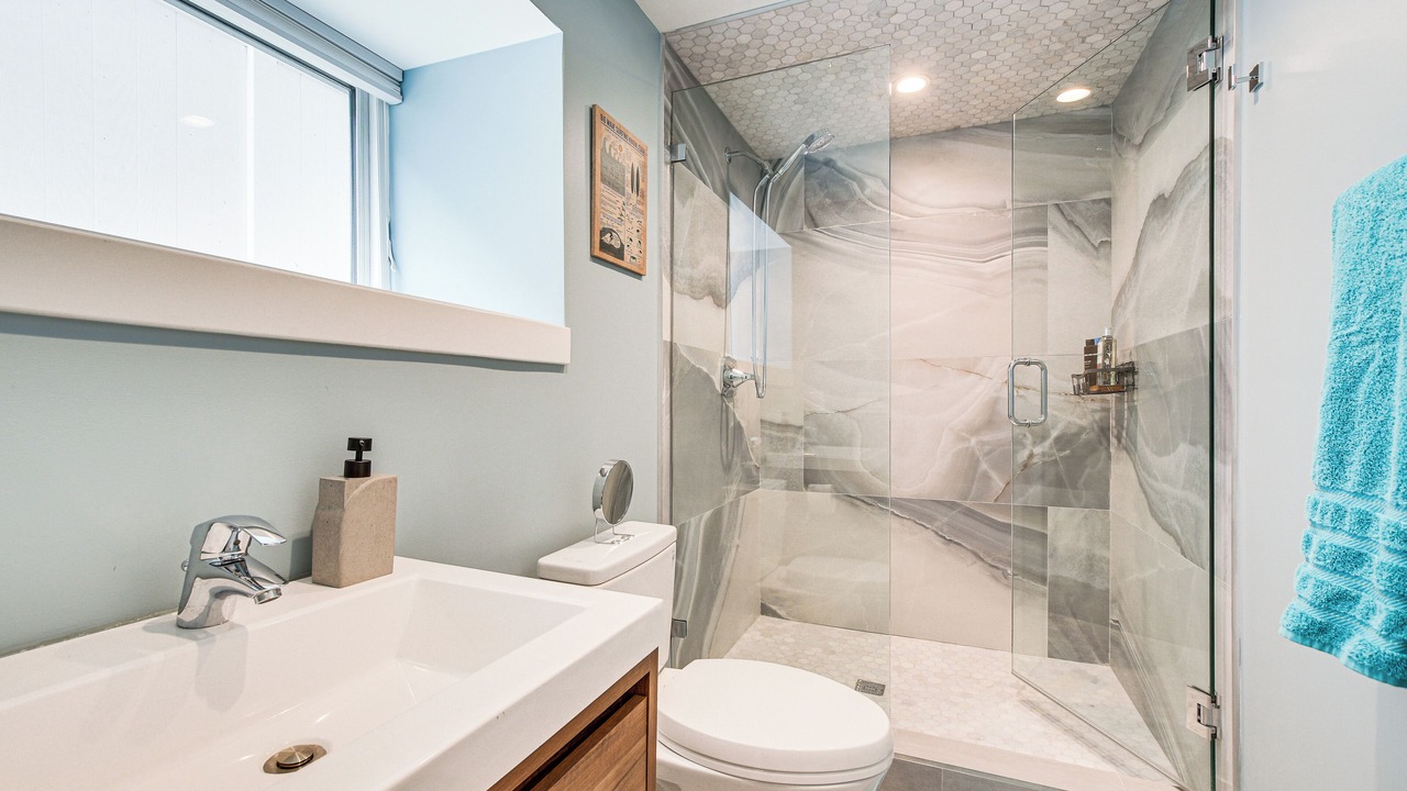 Photo of Bathroom in Albany Park