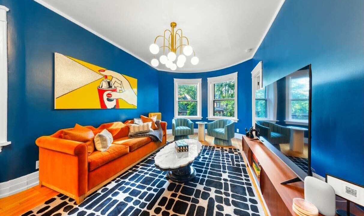 Photo of Livingroom in Wrigleyville