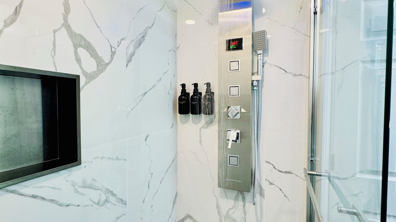 Photo of Bathroom in Des Plaines