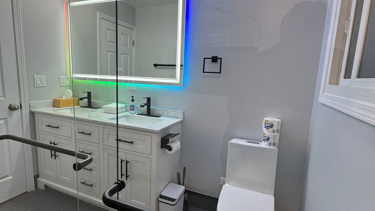 Photo of Bathroom in Des Plaines