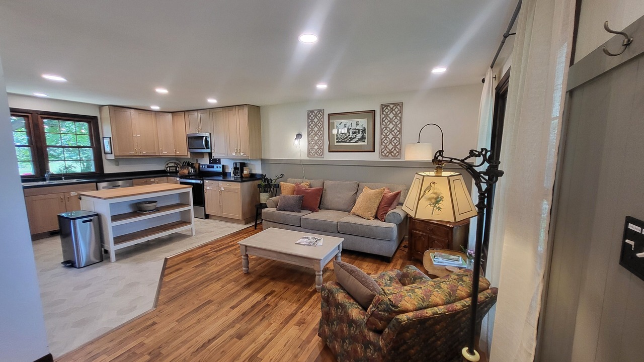 Photo of Livingroom in Groveland