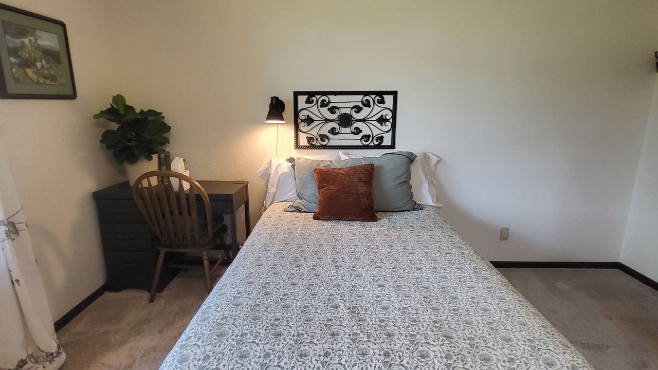Photo of Bedroom in Groveland