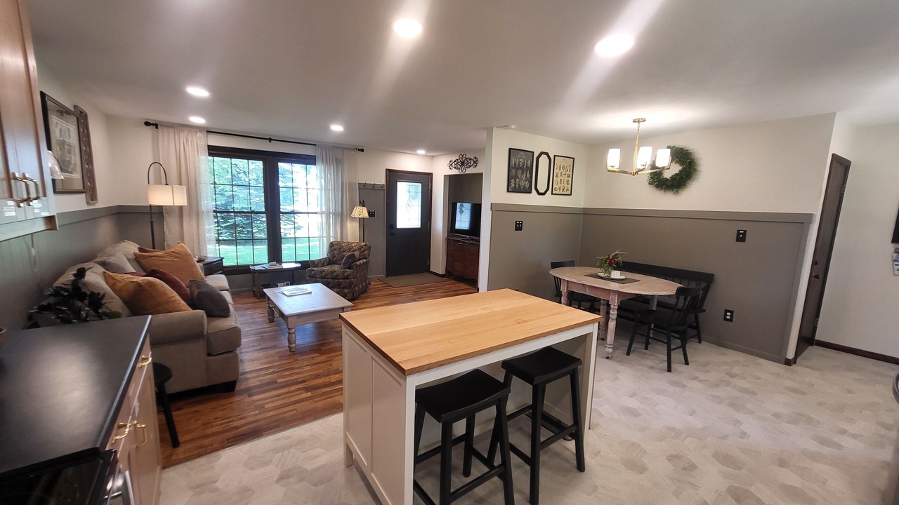 Photo of Livingroom in Groveland