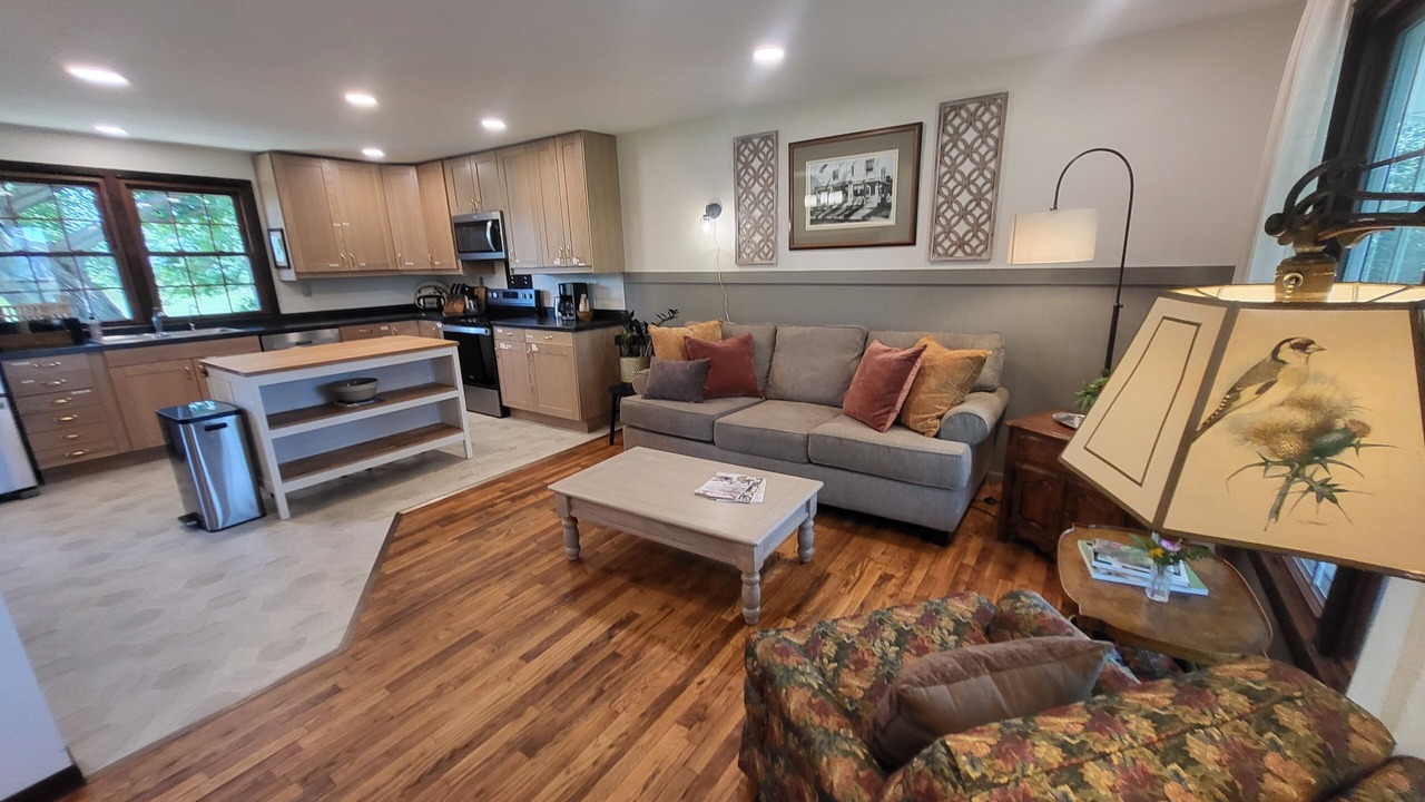 Photo of Livingroom in Groveland