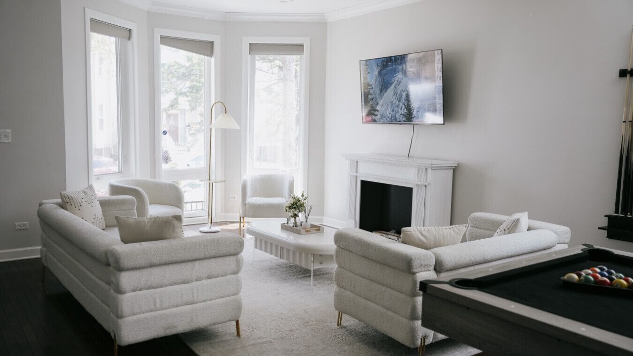 Photo of Livingroom in Belmont Cragin