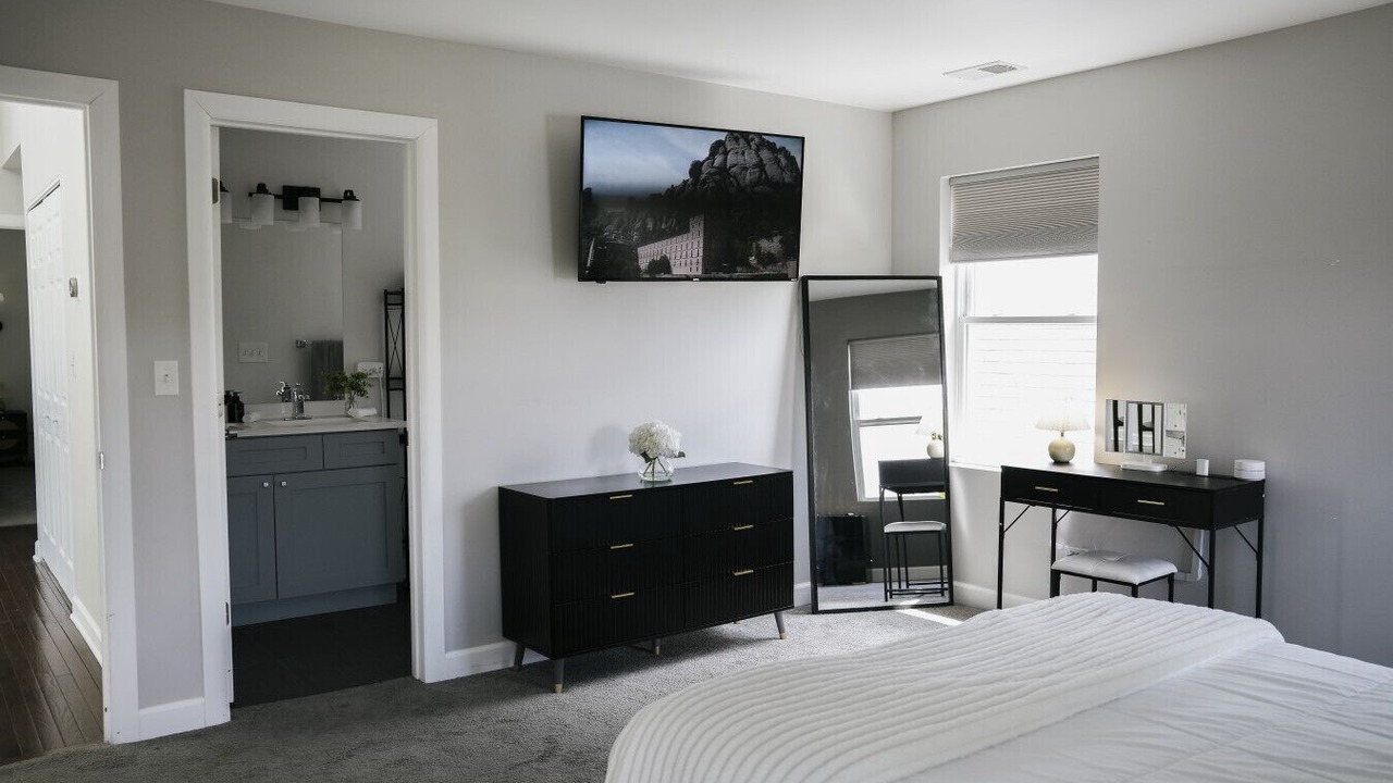 Photo of Bedroom in Belmont Cragin