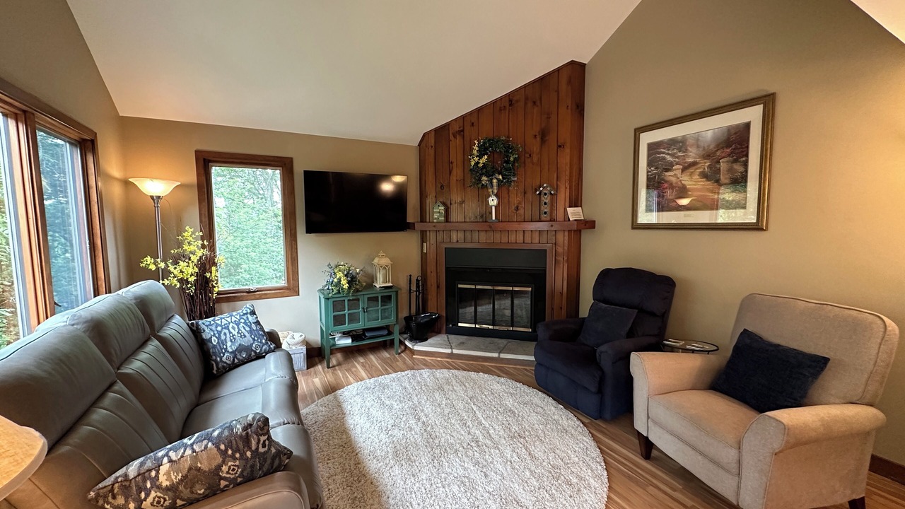 Photo of Livingroom in The Galena Territory