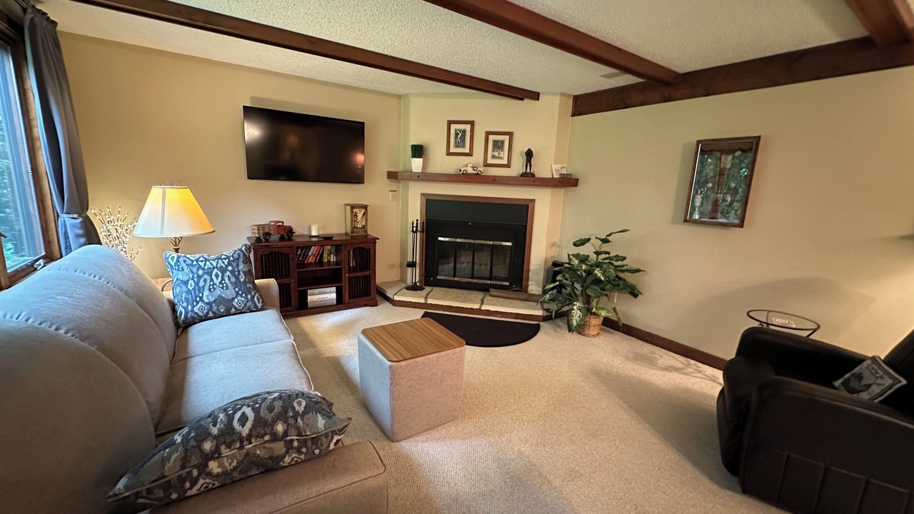 Photo of Livingroom in The Galena Territory