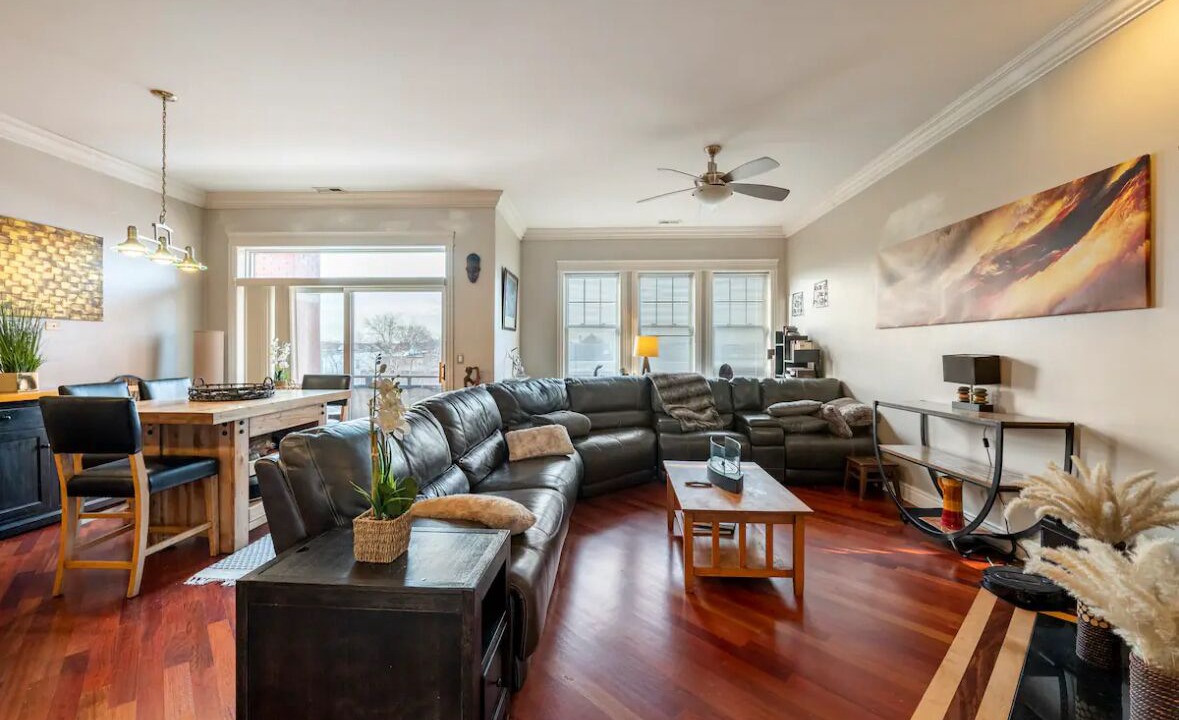 Photo of Livingroom in Kenwood