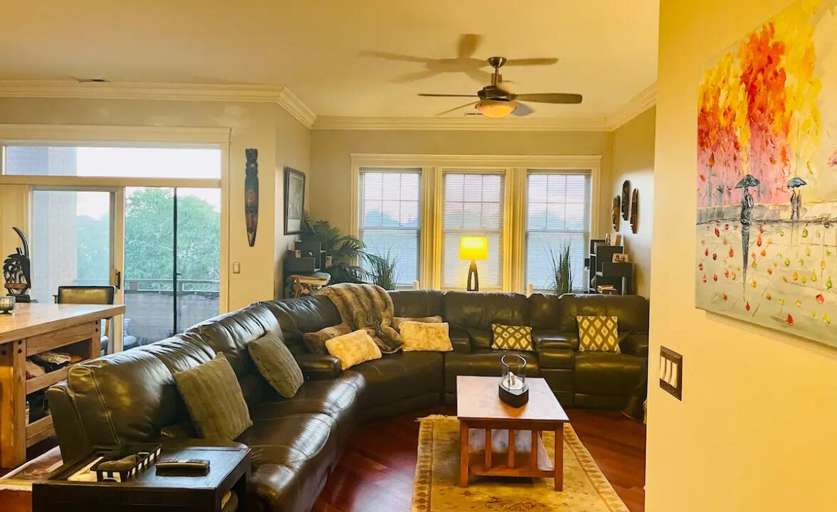 Photo of Livingroom in Kenwood