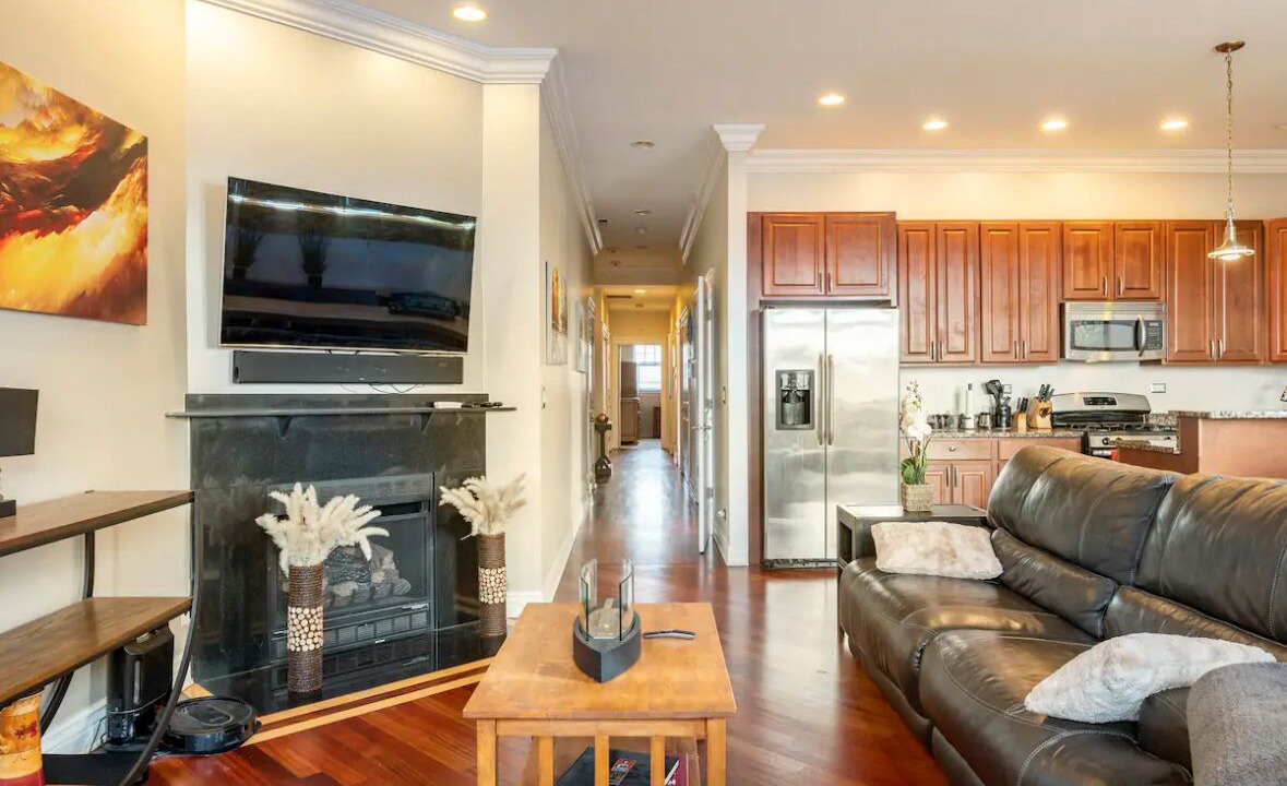 Photo of Livingroom in Kenwood
