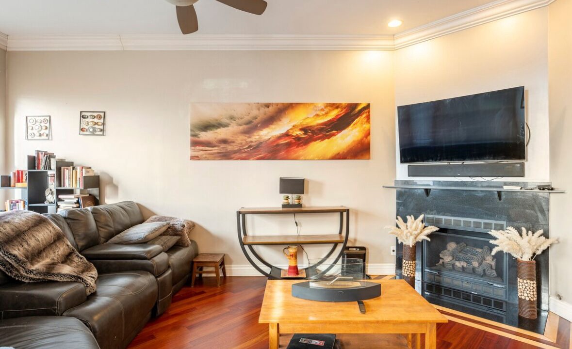 Photo of Livingroom in Kenwood