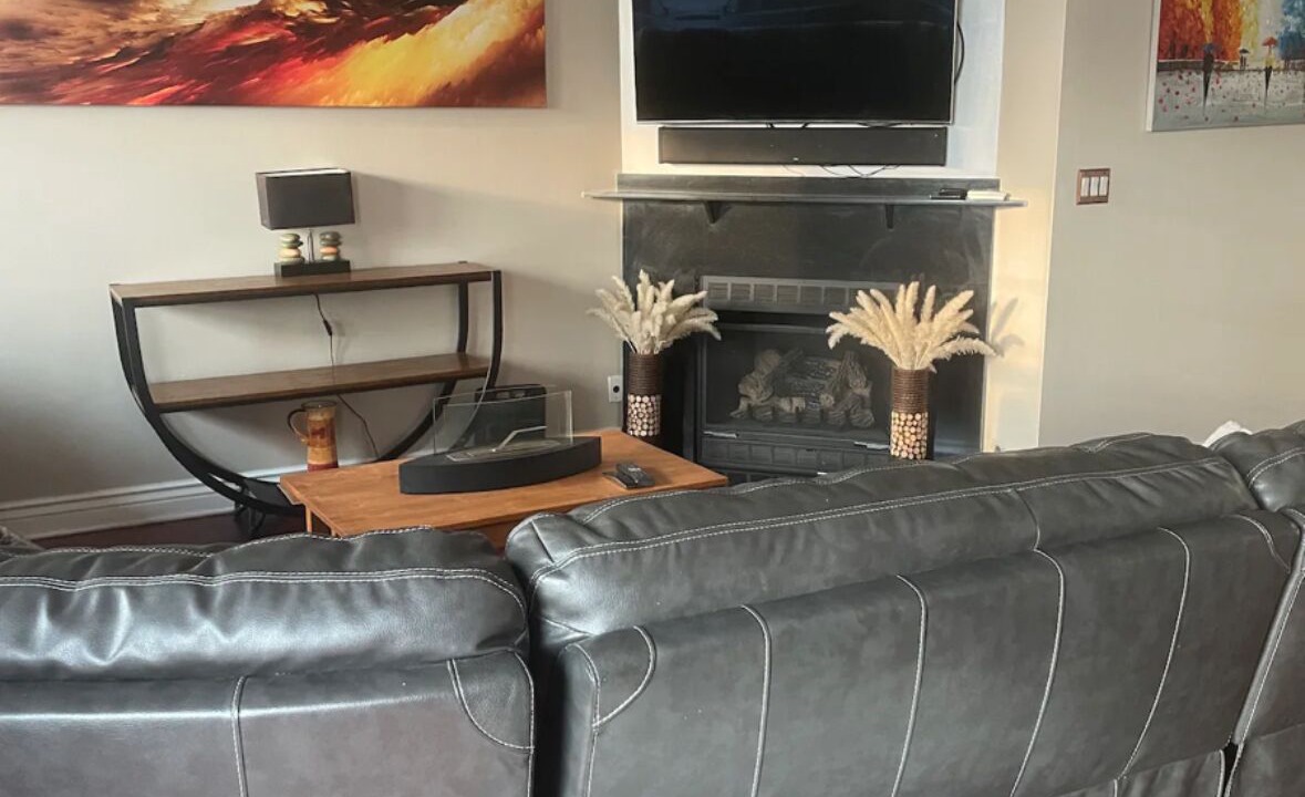 Photo of Livingroom in Kenwood