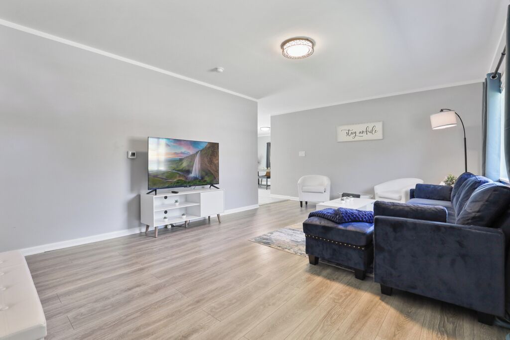 Photo of Livingroom in Romeoville
