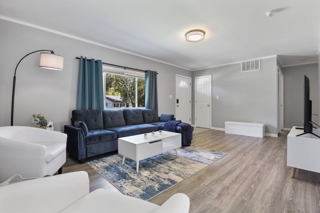 Photo of Livingroom in Romeoville
