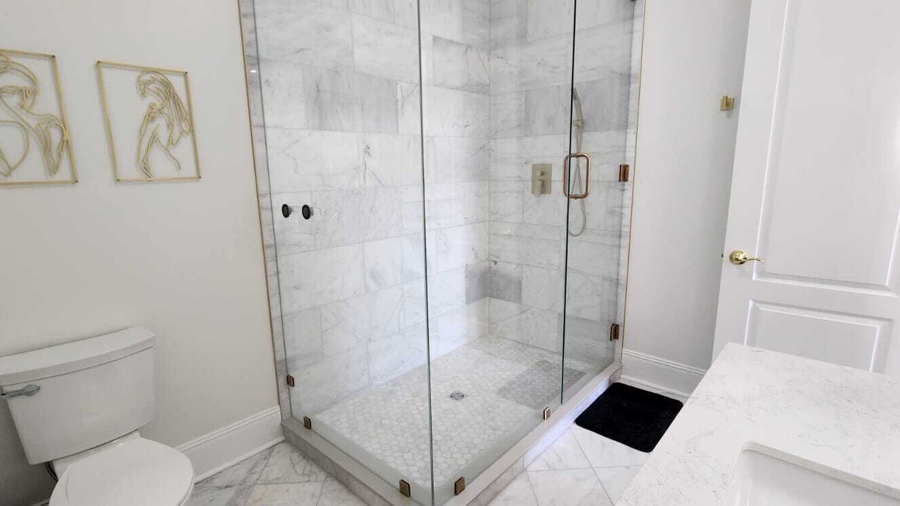 Photo of Bathroom in Metropolis