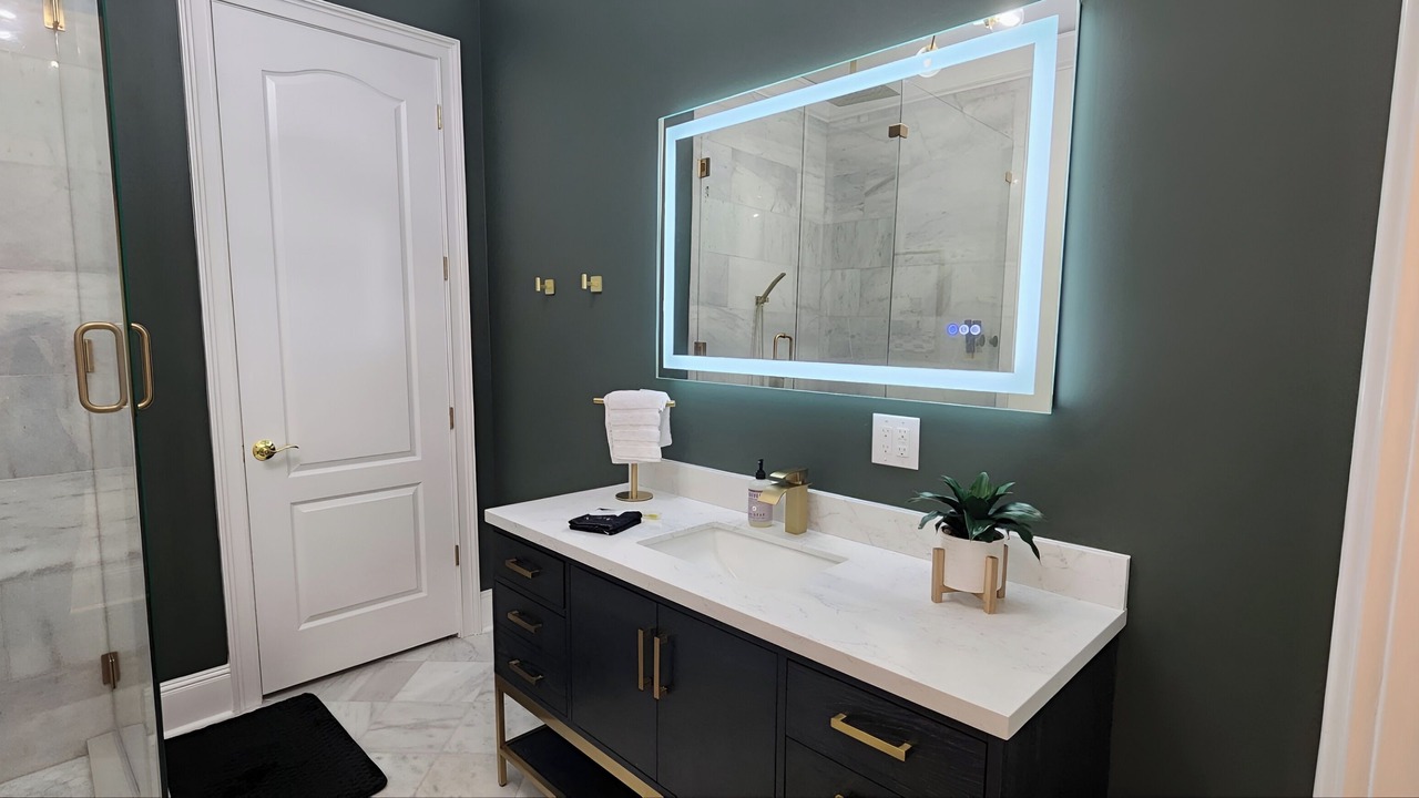 Photo of Bathroom in Metropolis