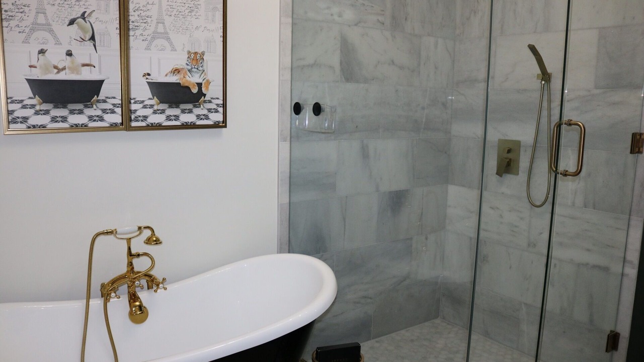 Photo of Bathroom in Metropolis