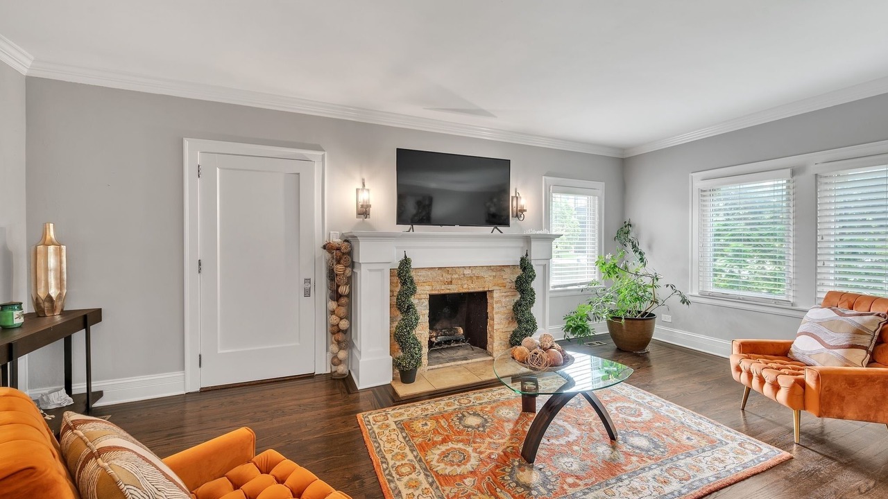 Photo of Livingroom in Des Plaines