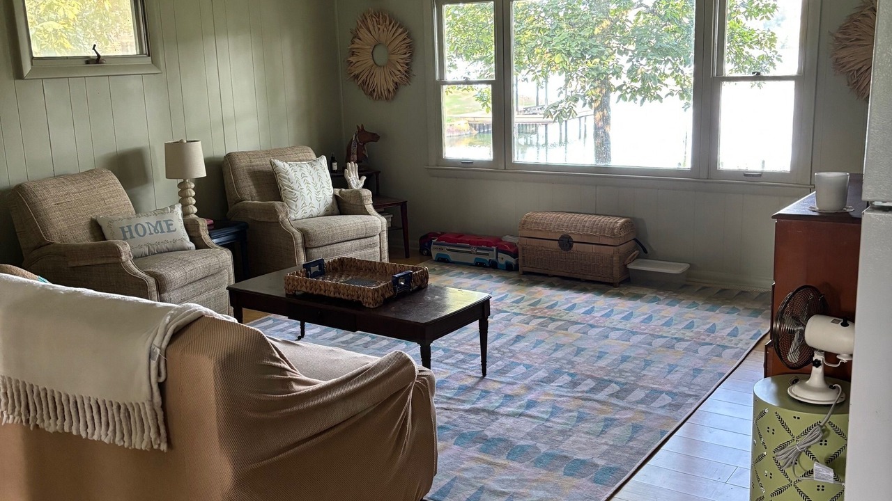 Photo of Livingroom in Janesville